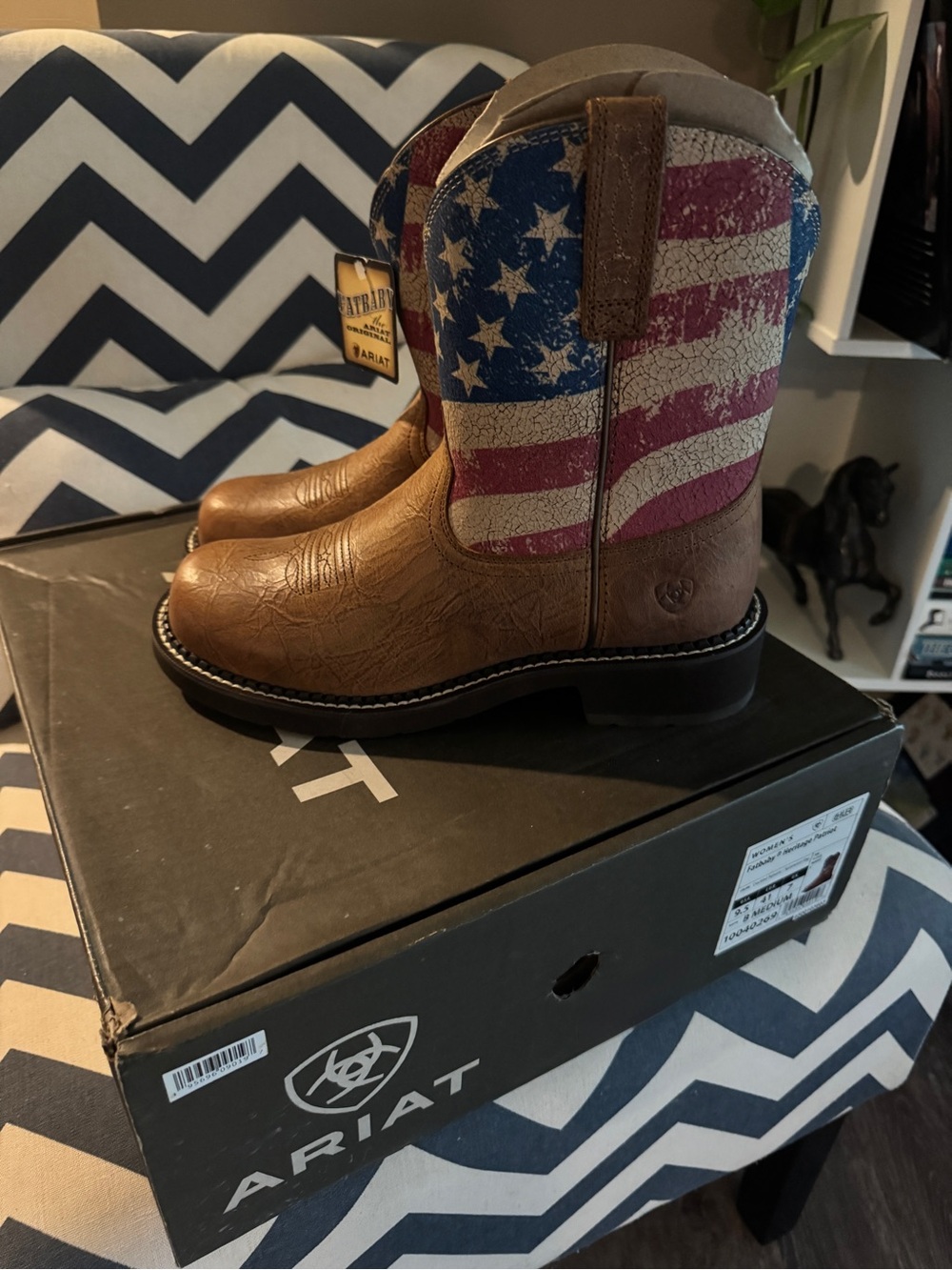 NIB Ariat Brown Leather Foot Cowboy Boots with American Flag Shaft